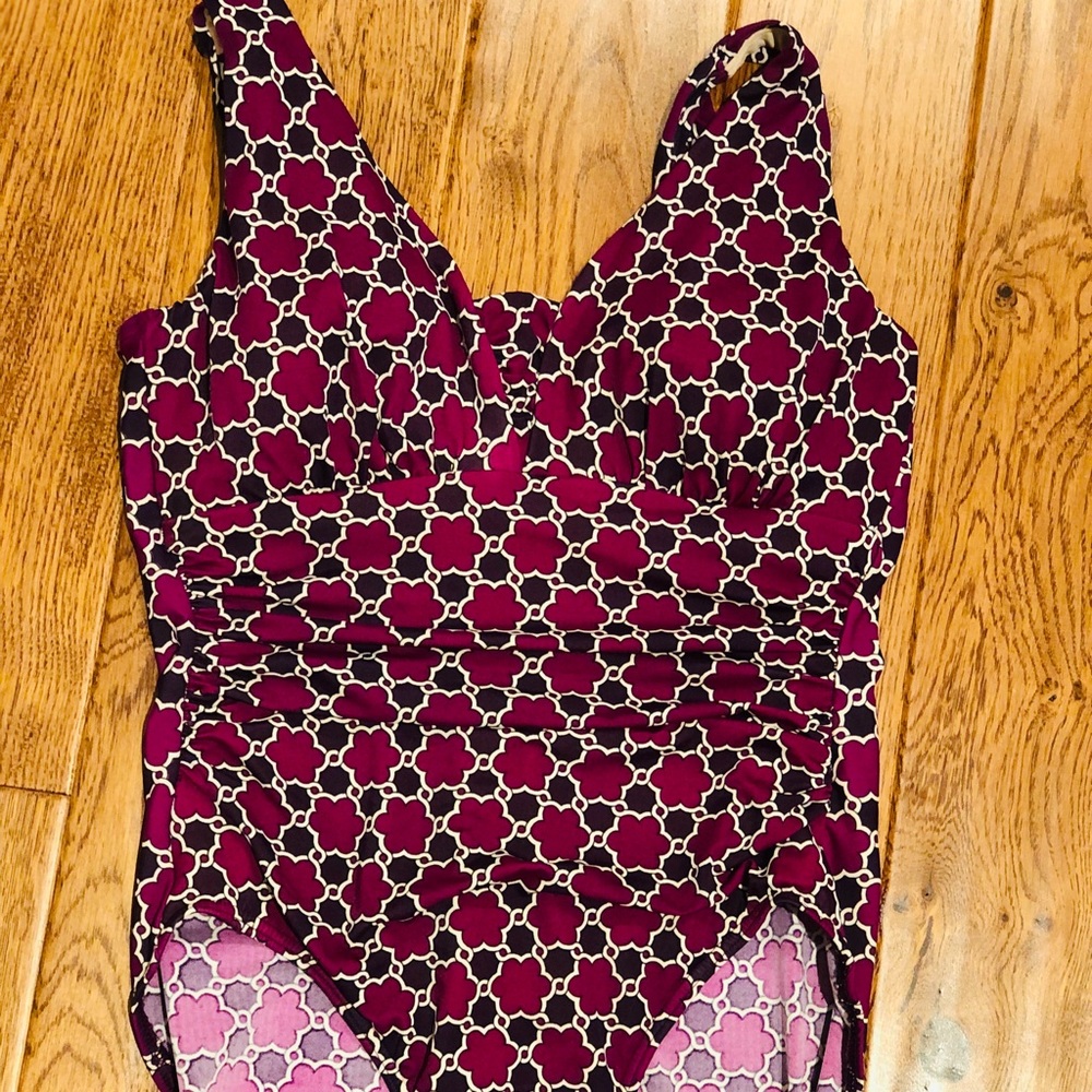 12 Lands’End one piece colorful swimsuit swimwear